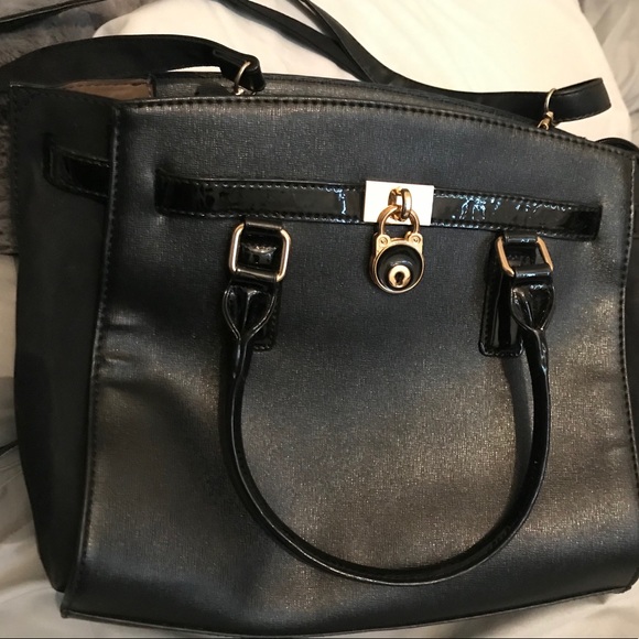 Purse - Picture 1 of 3